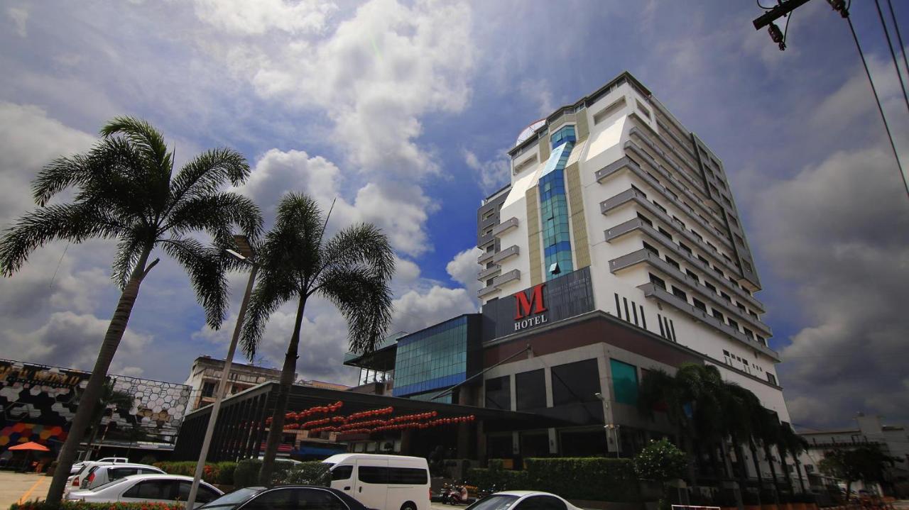 M Hotel Danok Szadau Kültér fotó